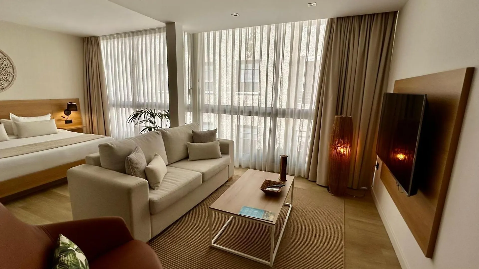 Hotel Emblematico Hi Suites Santa Cruz de Tenerife