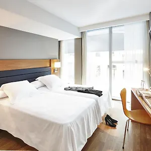 Century 3*, Barcelona Spanien