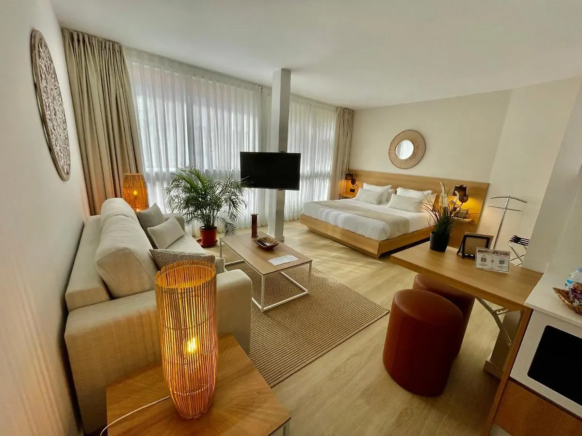 Hotel Emblematico Hi Suites 圣克鲁斯-德特内里费 3*,