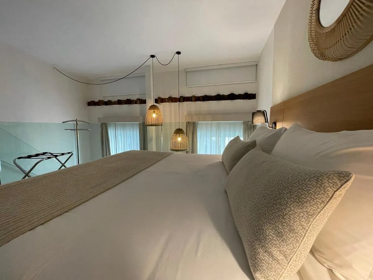 Hotel Emblematico Hi Suites 圣克鲁斯-德特内里费 3*,