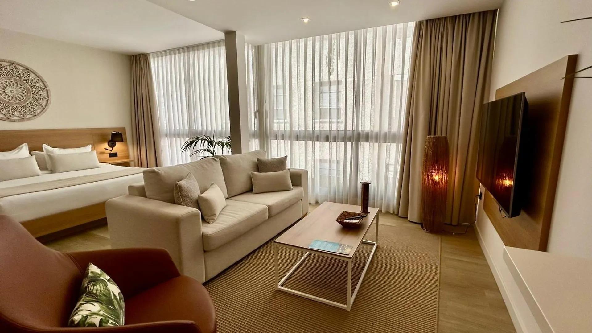 Hotel Emblematico Hi Suites 圣克鲁斯-德特内里费